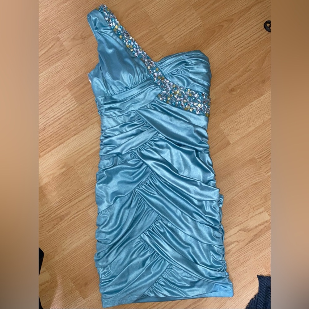 One-shoulder semi-formal body con mini dress
